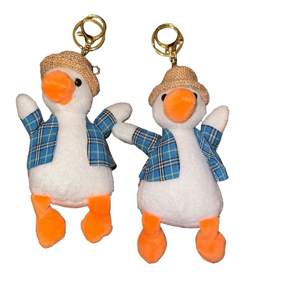 Chic Nation Accessories - NWT White Duck Blue Jacket Keychain​​